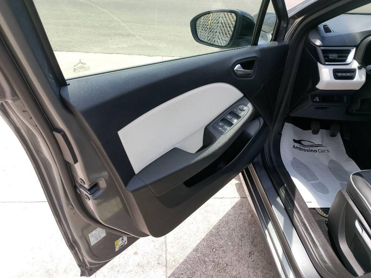 Renault Clio TCe 100 CV GPL 5 porte Techno (16)