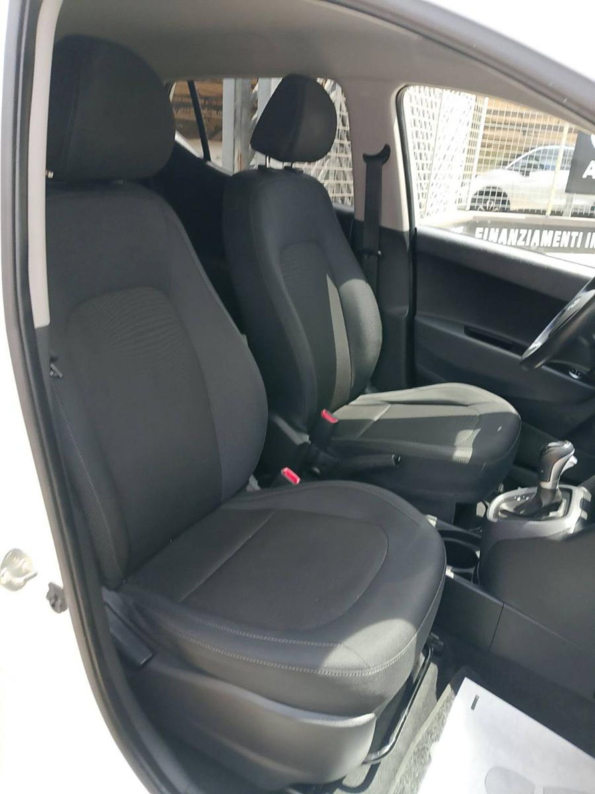 Hyundai i10 1.0 MPI AT Tech (14)