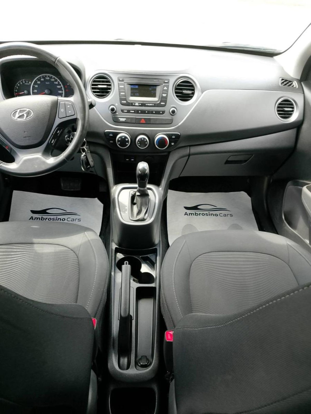 Hyundai i10 1.0 MPI AT Tech (9)