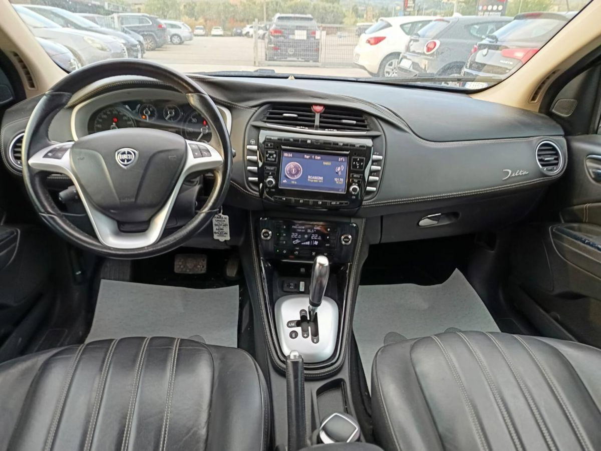 Lancia Delta 1.6 MJT DPF Silver (13)
