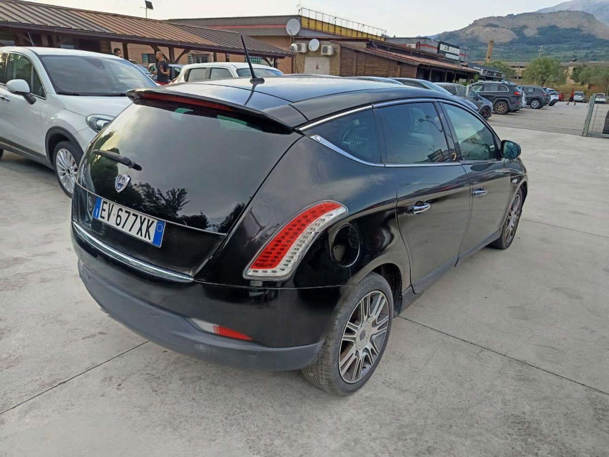 Lancia Delta 1.6 MJT DPF Silver (6)
