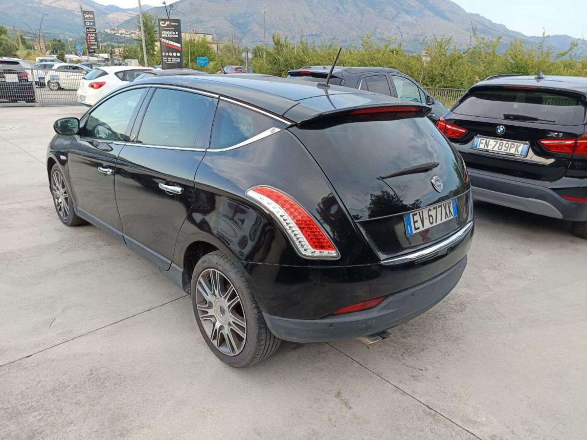 Lancia Delta 1.6 MJT DPF Silver (9)