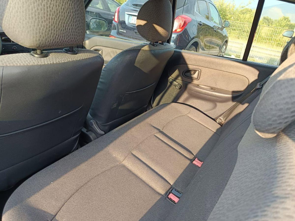 Renault Clio 1.2 16V cat 5 porte Confort Authentique (13)