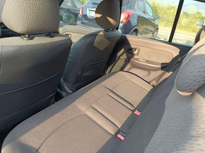 Renault Clio 1.2 16V cat 5 porte Confort Authentique (13)
