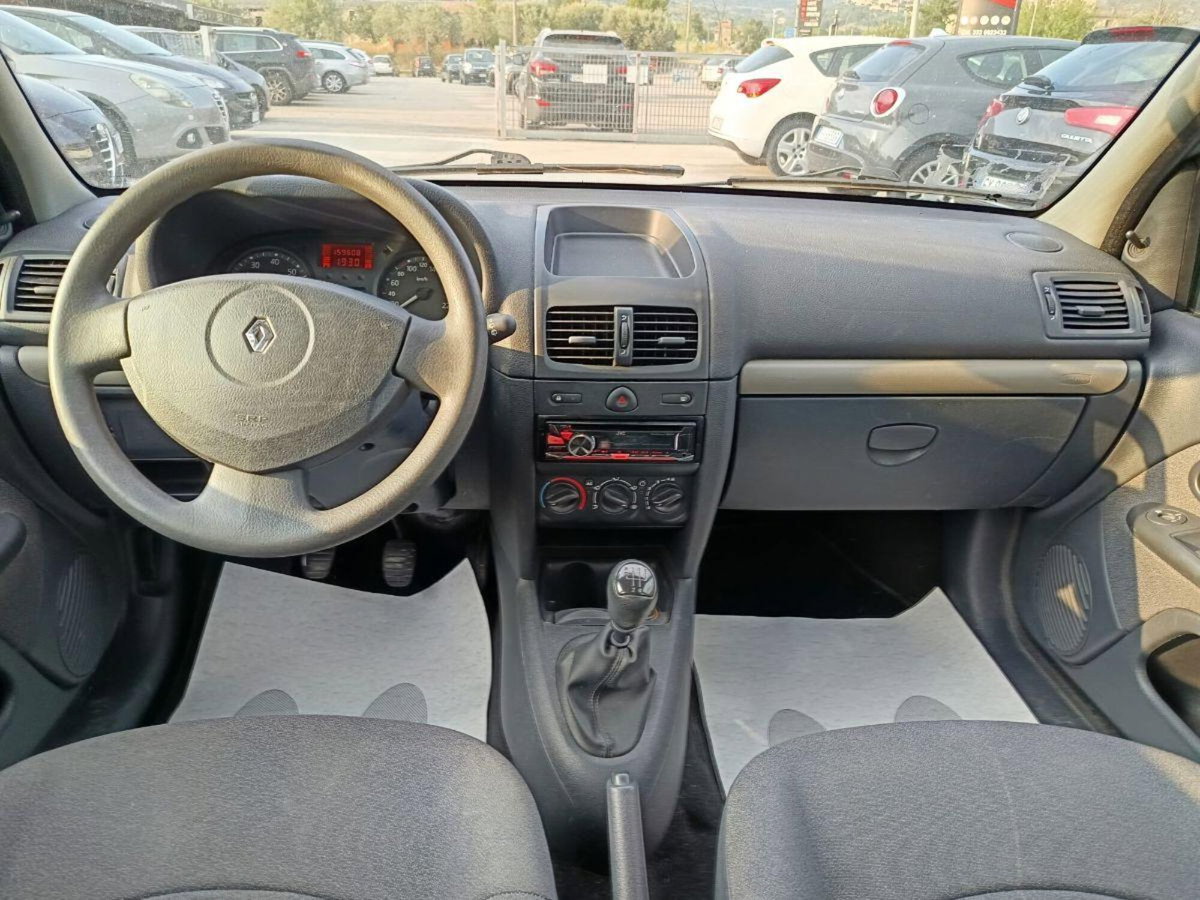Renault Clio 1.2 16V cat 5 porte Confort Authentique (15)
