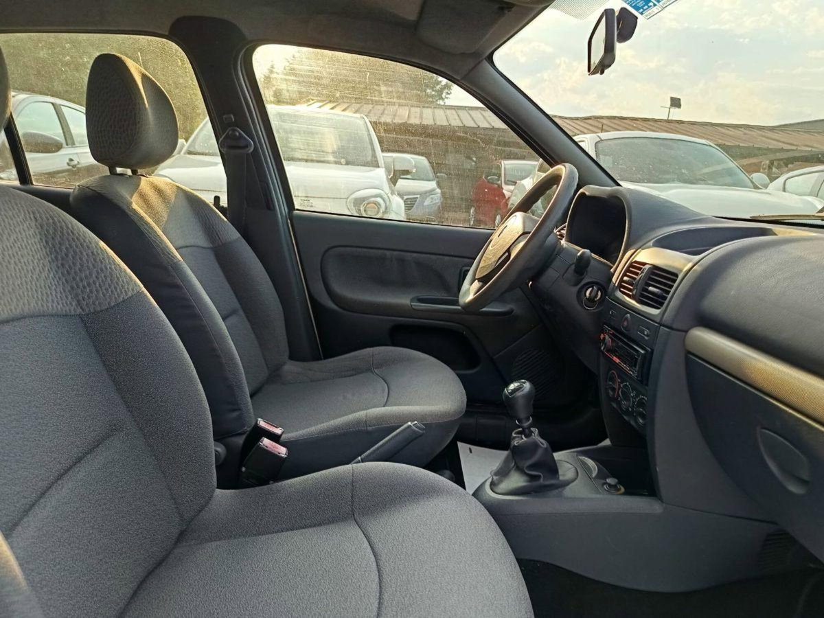 Renault Clio 1.2 16V cat 5 porte Confort Authentique (17)