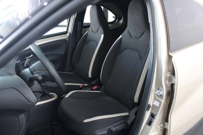 Toyota Aygo X 1.0 VVT-i 72 CV 5p. Undercover S-CVT (11)