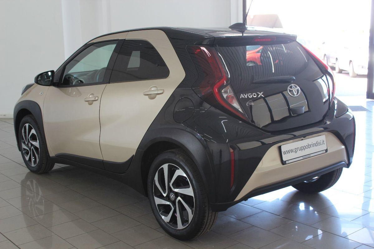 Toyota Aygo X 1.0 VVT-i 72 CV 5p. Undercover S-CVT (6)