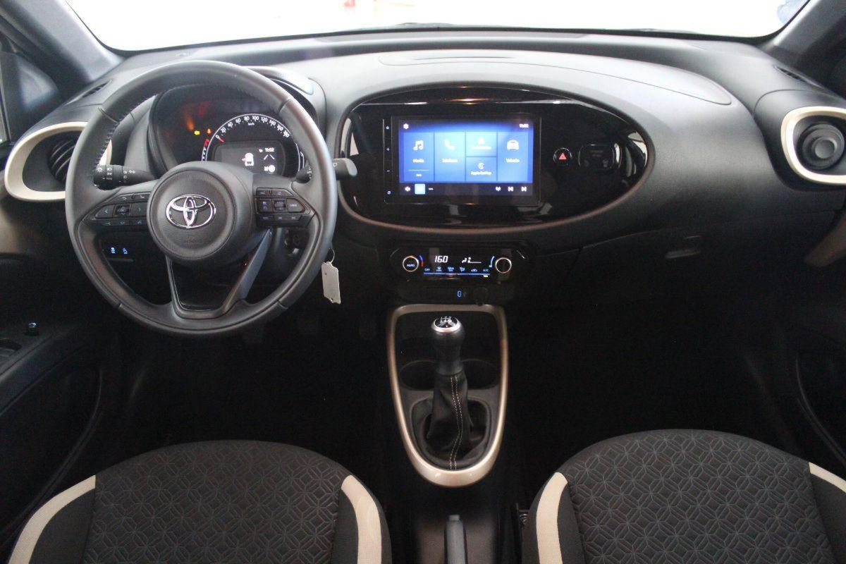 Toyota Aygo X 1.0 VVT-i 72 CV 5p. Undercover S-CVT (7)