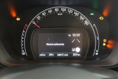 Toyota Aygo X 1.0 VVT-i 72 CV 5p. Undercover S-CVT (9)