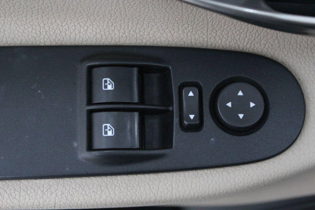 Lancia Ypsilon 0.9 TwinAir 85 CV 5 porte Metano Ecochic Gold (16)