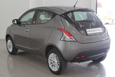 Lancia Ypsilon 0.9 TwinAir 85 CV 5 porte Metano Ecochic Gold (6)