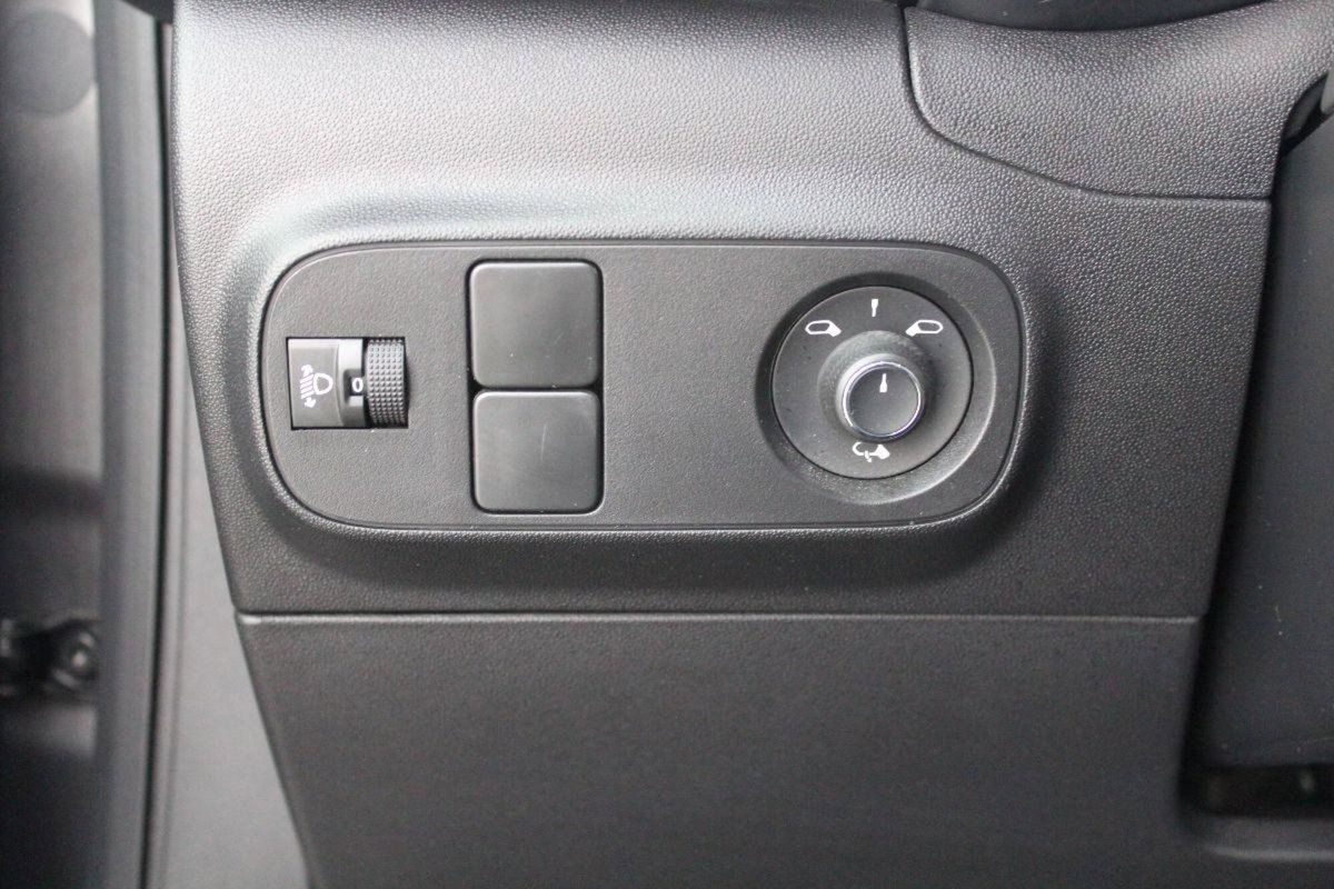 Citroen C3 BlueHDi 100 S&S C-Series (12)