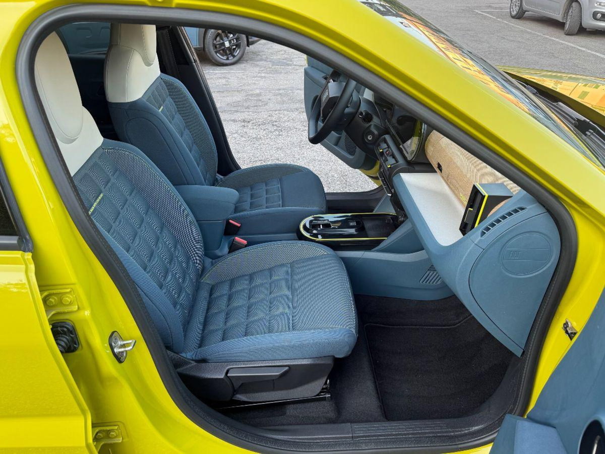 Fiat Grande Panda 44 kWh La Prima (9)