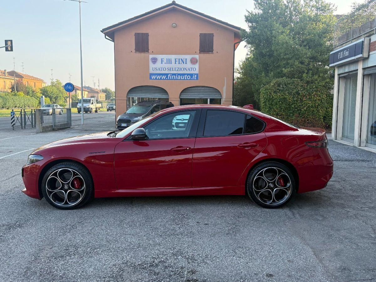 Alfa Romeo Giulia 2.0 Turbo 280 CV AT8 AWD Q4 Estrema (2)