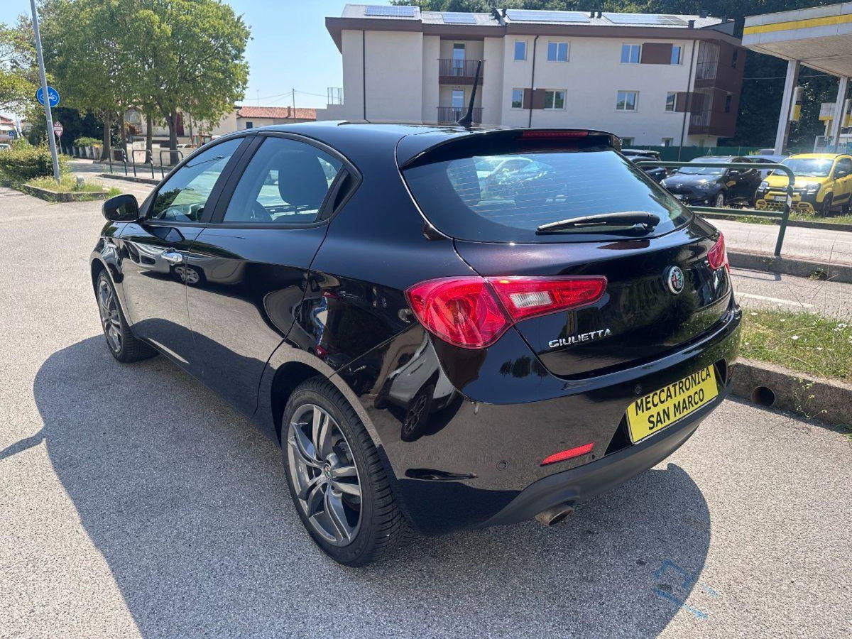 Alfa Romeo Giulietta 1.4 Turbo Super Gpl 120cv (4)