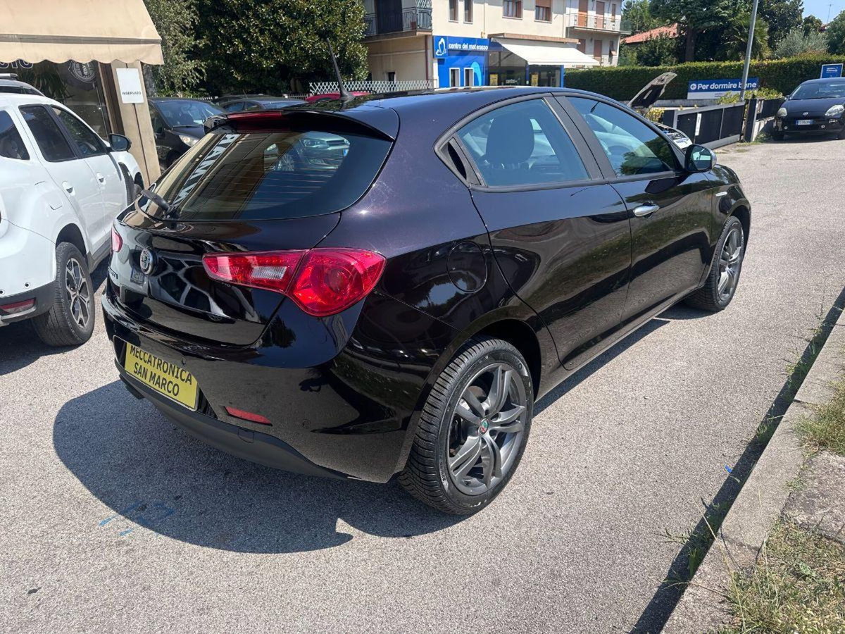 Alfa Romeo Giulietta 1.4 Turbo Super Gpl 120cv (6)
