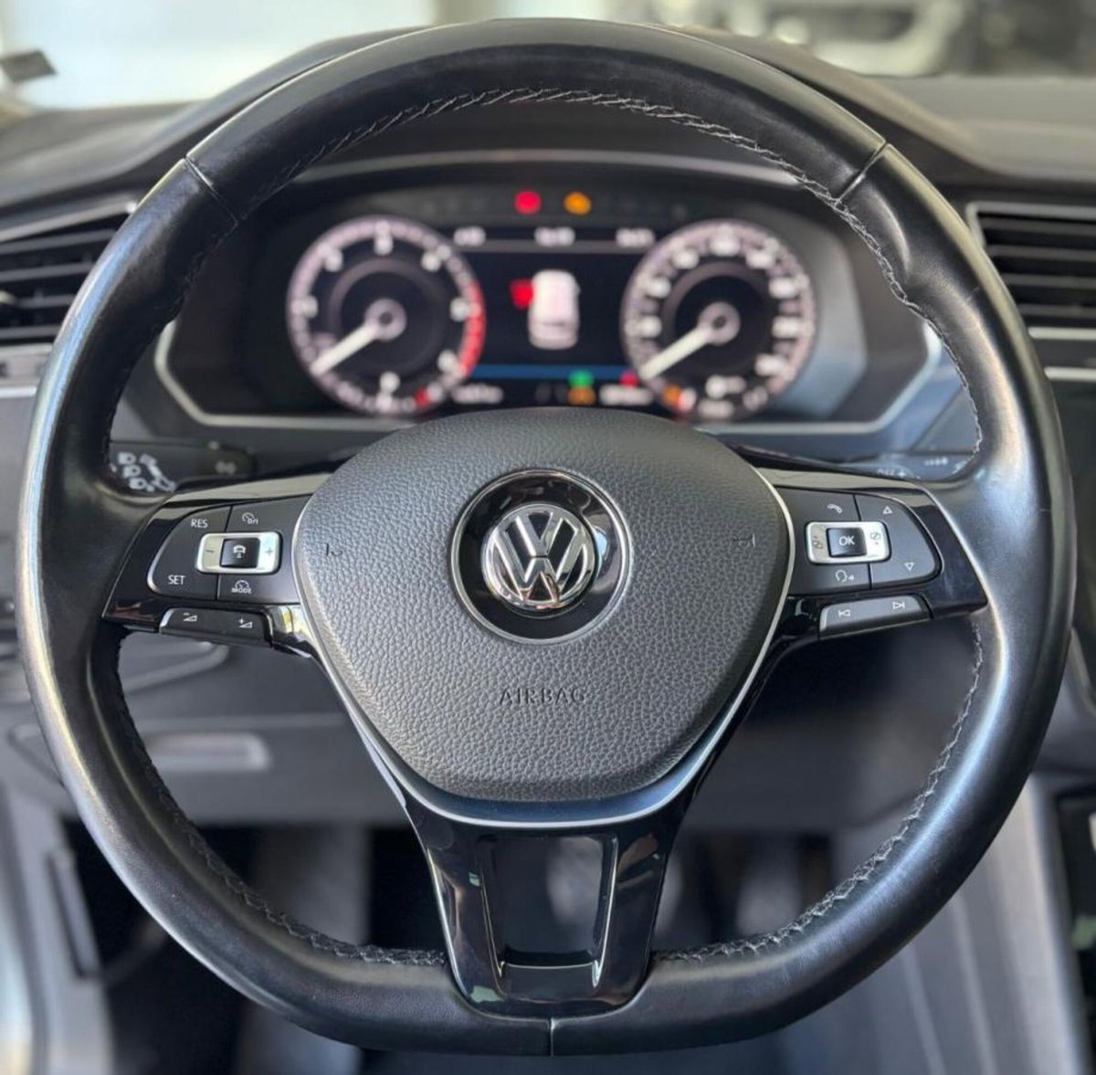 Volkswagen Tiguan 2.0 TDI SCR DSG 4MOTION Executive BMT (13)
