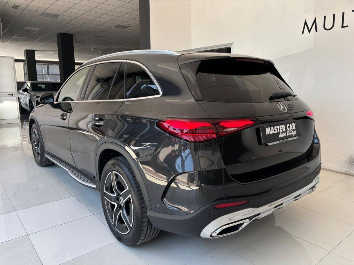 Mercedes-Benz GLC SUV 220 d AMG Line Premium Plus 4matic auto (2)