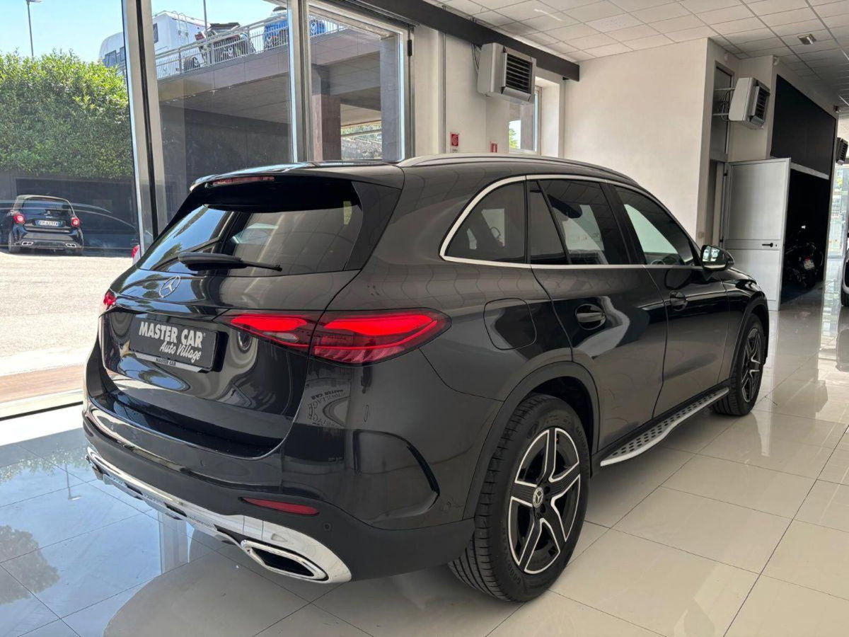 Mercedes-Benz GLC SUV 220 d AMG Line Premium Plus 4matic auto (4)