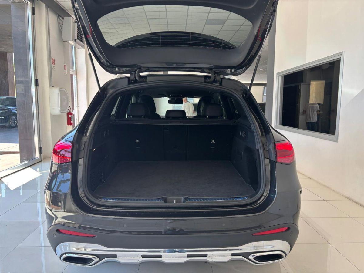 Mercedes-Benz GLC SUV 220 d AMG Line Premium Plus 4matic auto (7)