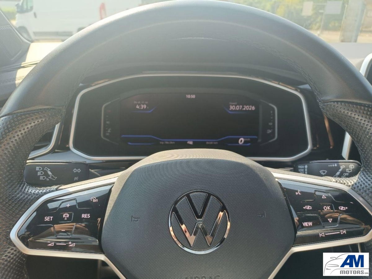 Volkswagen T-Roc 2.0 tdi R-Line 115cv (10)