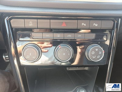 Volkswagen T-Roc 2.0 tdi R-Line 115cv (17)