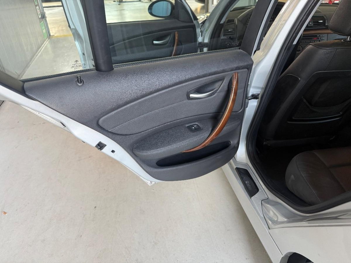 BMW Serie 1 116i cat 5 porte Futura (12)