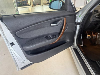 BMW Serie 1 116i cat 5 porte Futura (13)
