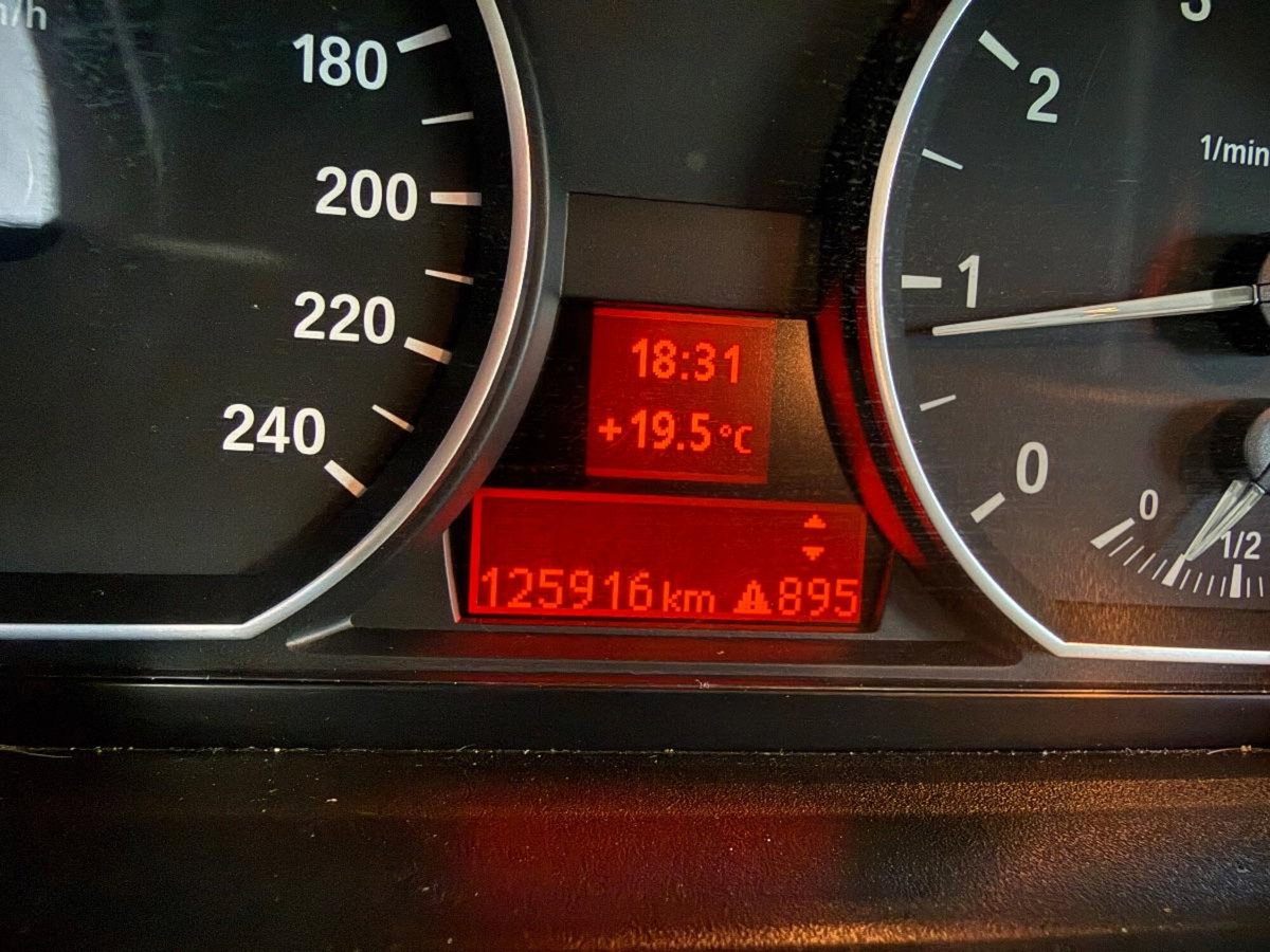 BMW Serie 1 116i cat 5 porte Futura (16)