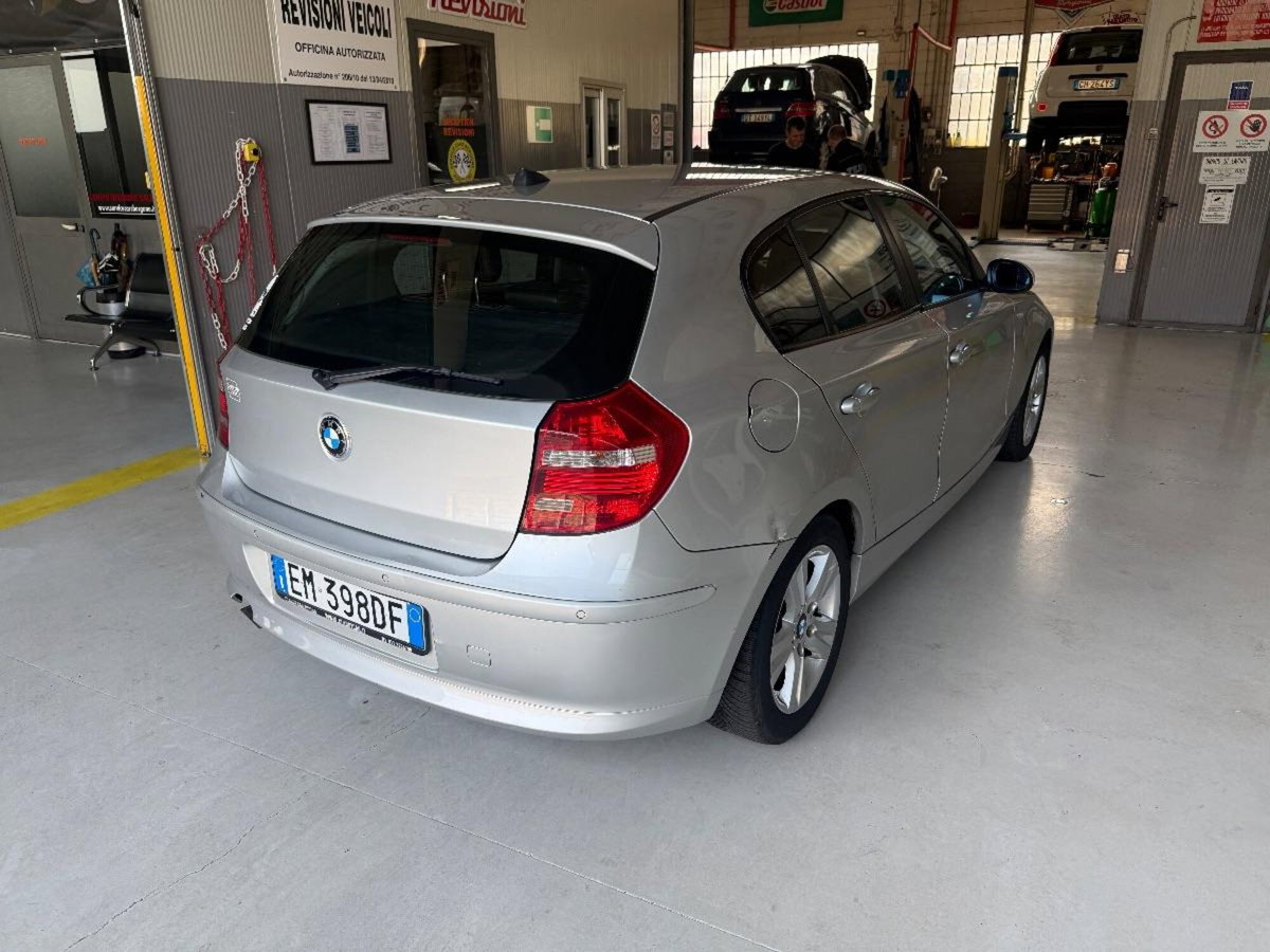 BMW Serie 1 116i cat 5 porte Futura (8)