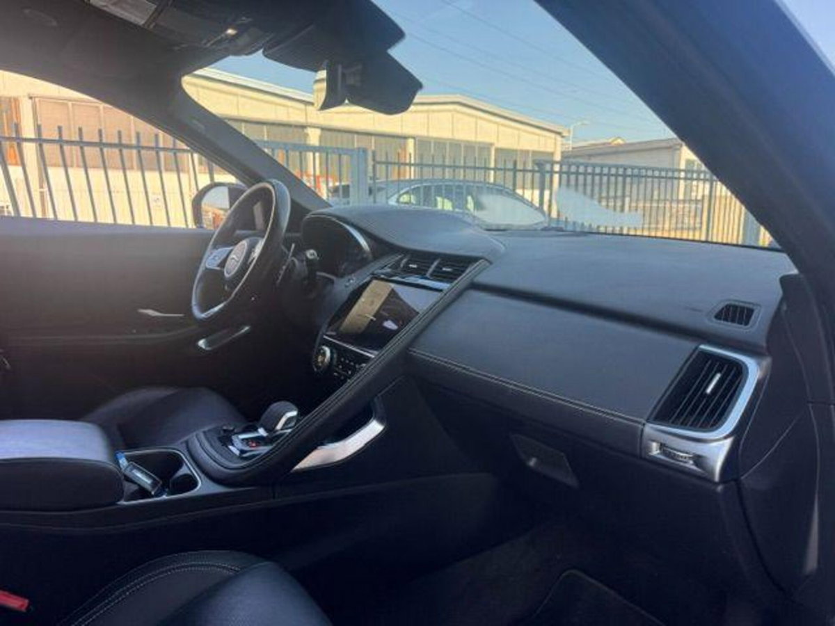 Jaguar E-Pace 1.5 I3 PHEV 300 CV AWD Auto R-Dynamic S (13)