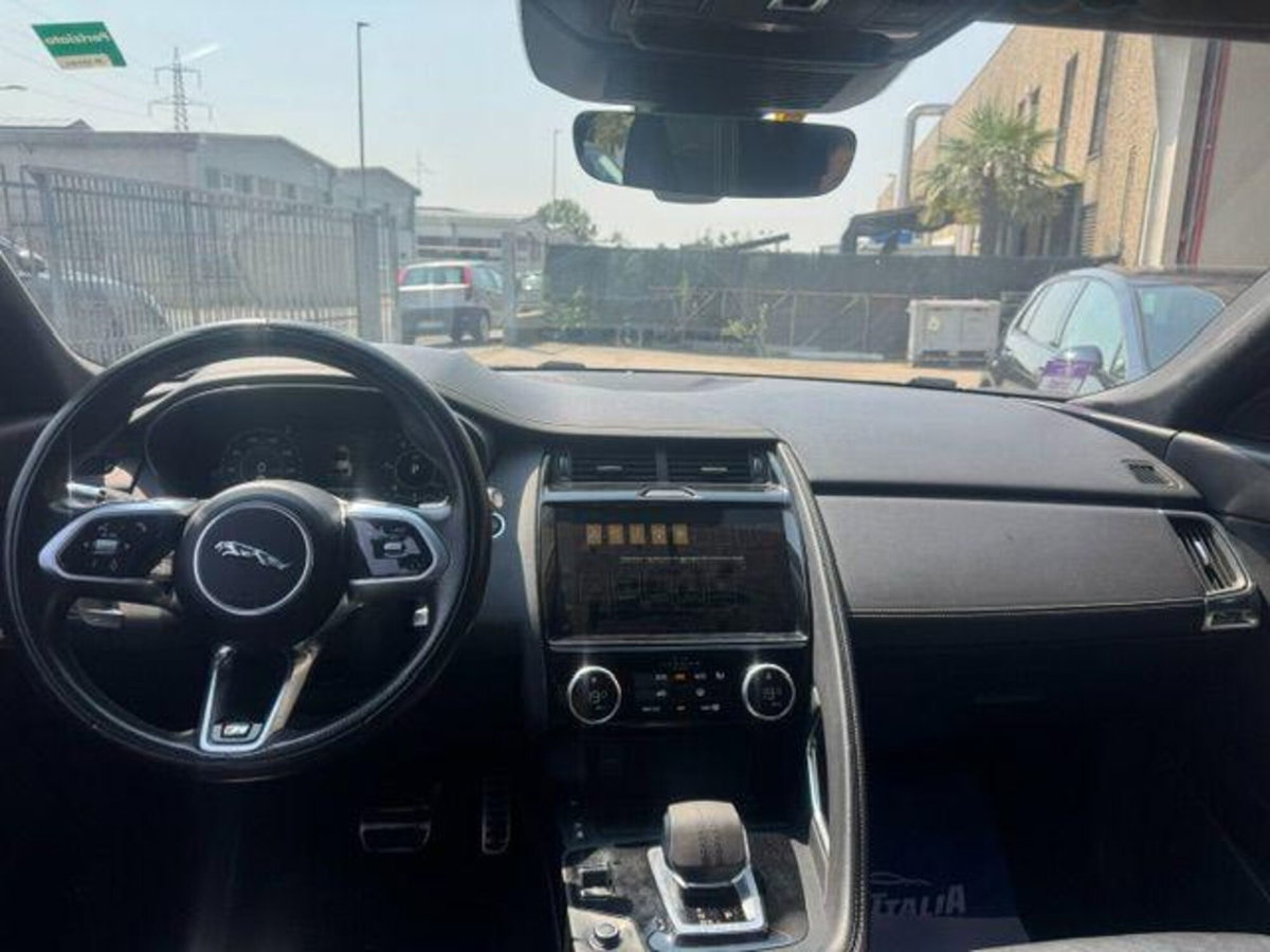 Jaguar E-Pace 2.0D I4 163 CV AWD Auto R-Dynamic Black (10)