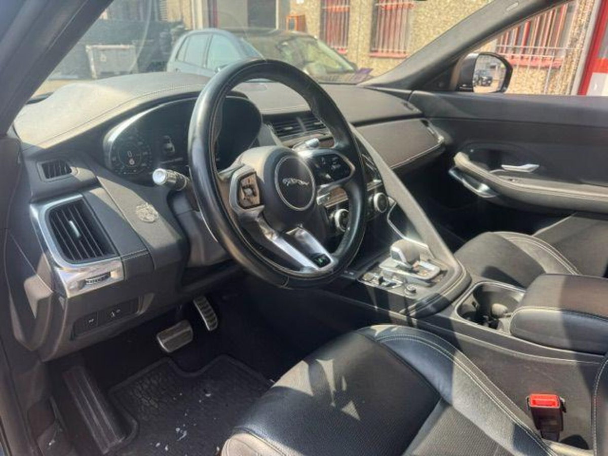 Jaguar E-Pace 2.0D I4 163 CV AWD Auto R-Dynamic Black (14)