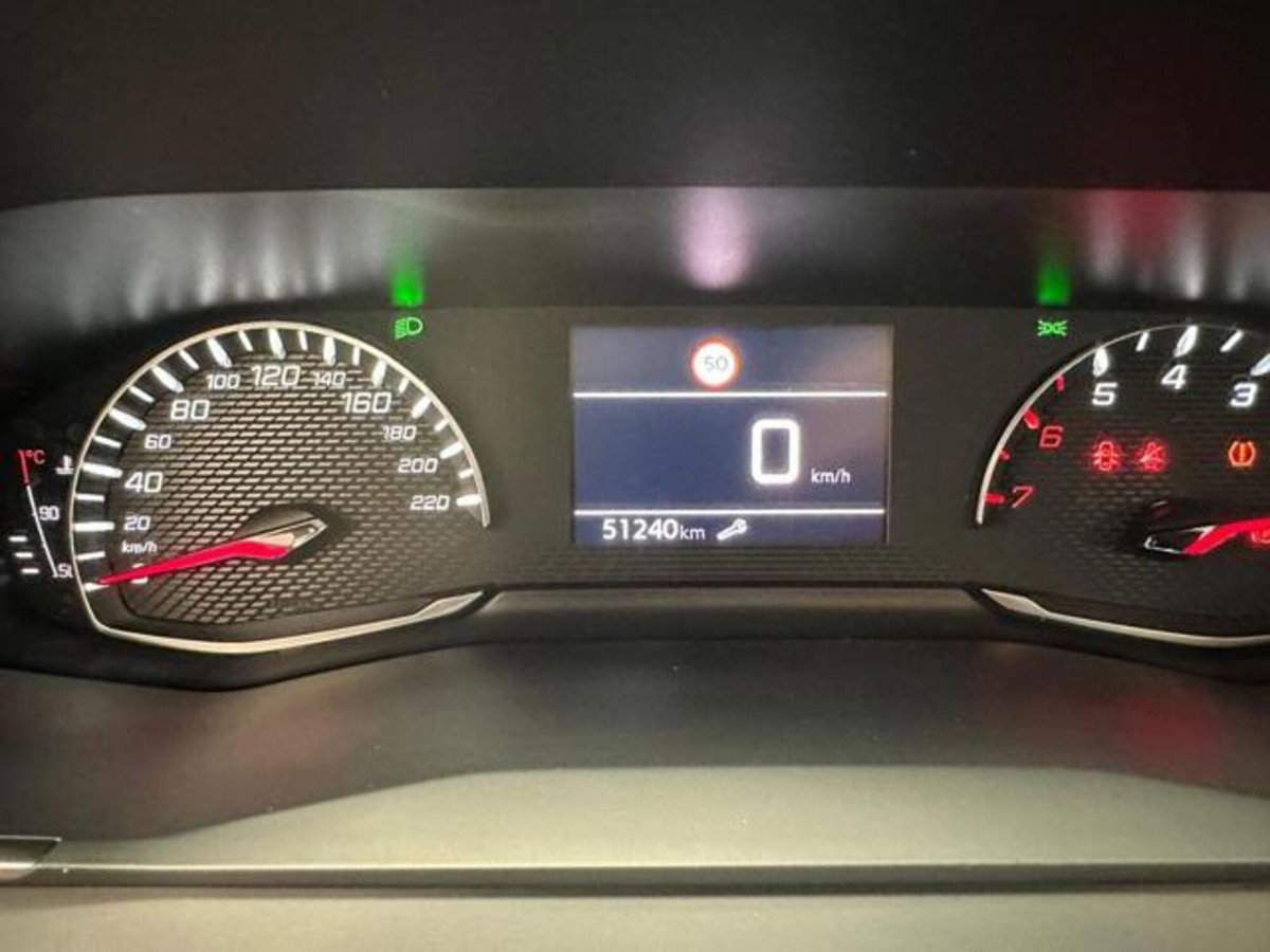 Peugeot 208 1.2 puretech Active s&s 100cv (11)