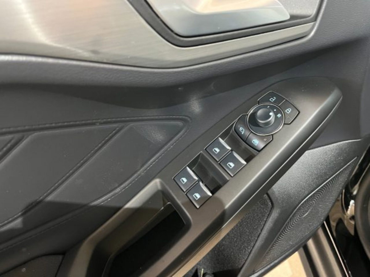Ford Focus Station Wagon 1.5 ecoblue Titanium Edition 115cv auto (17)