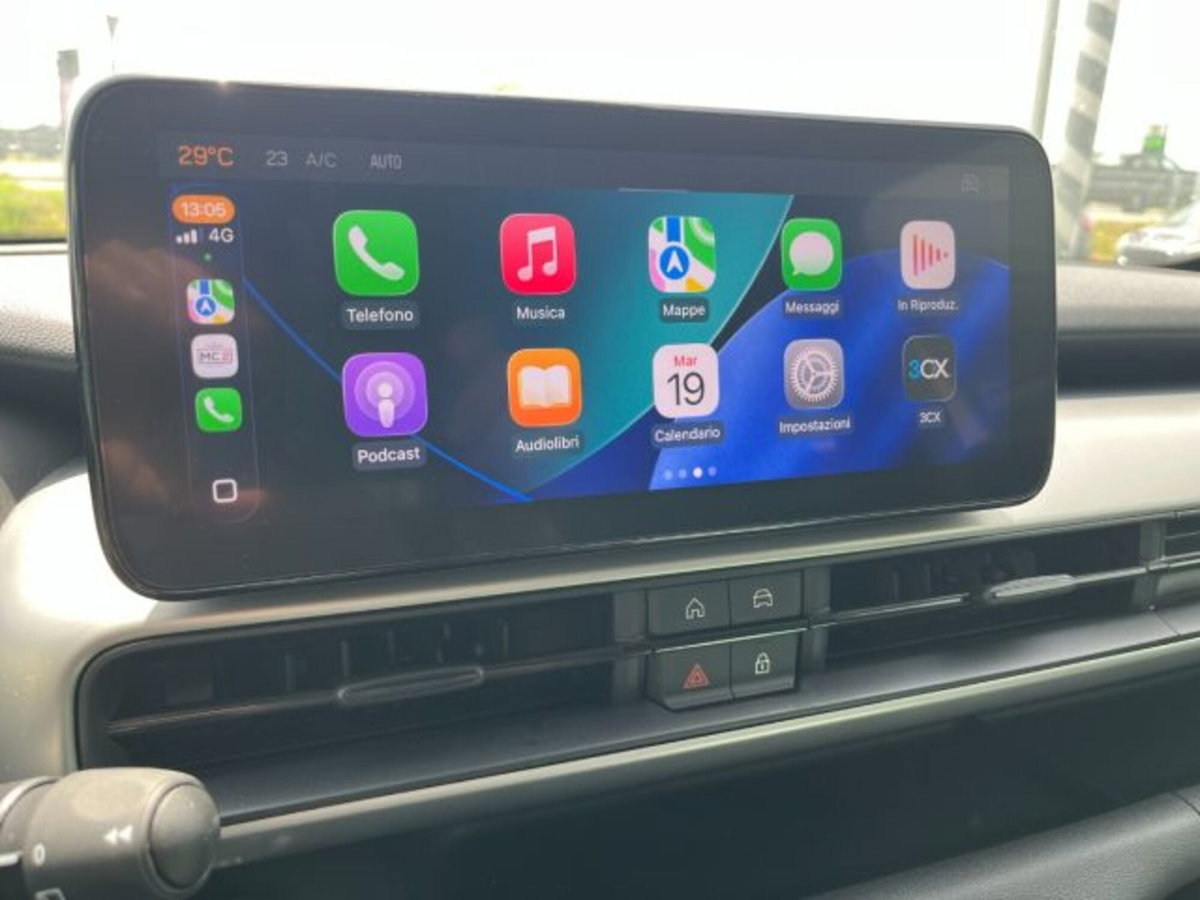 Jeep Avenger 1.2 turbo e-hybrid mhev Summit fwd 110cv edct6 (15)