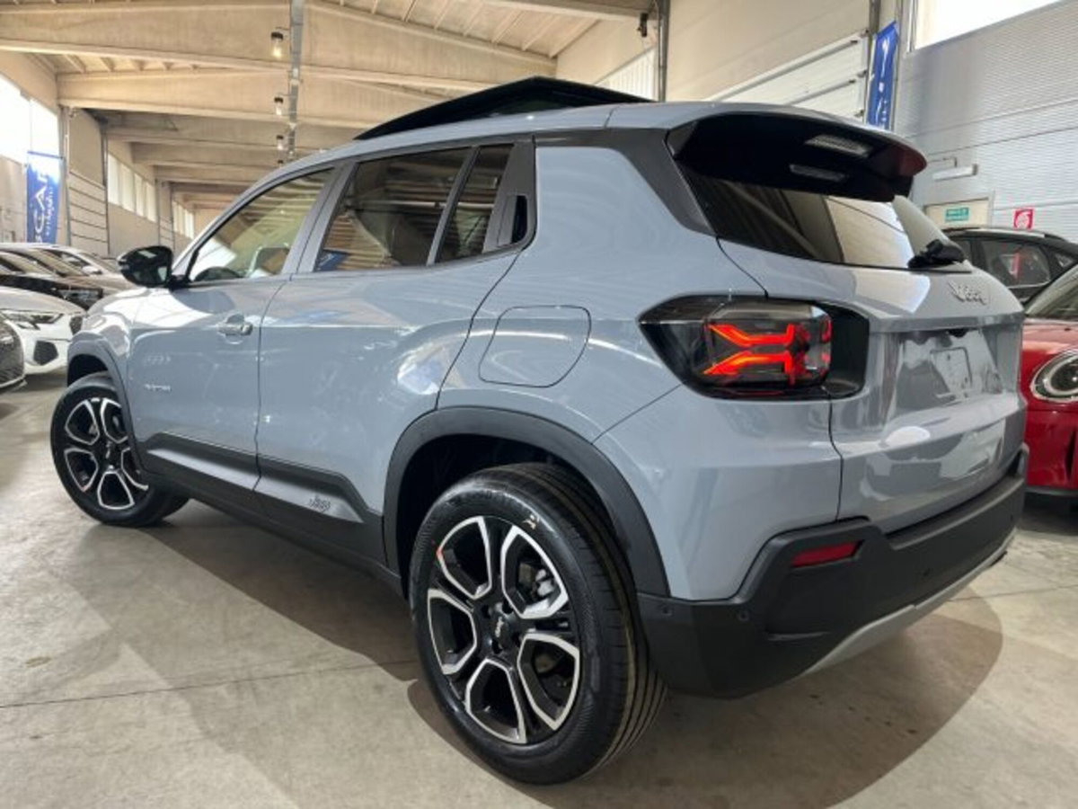 Jeep Avenger 1.2 turbo e-hybrid mhev Summit fwd 110cv edct6 (5)