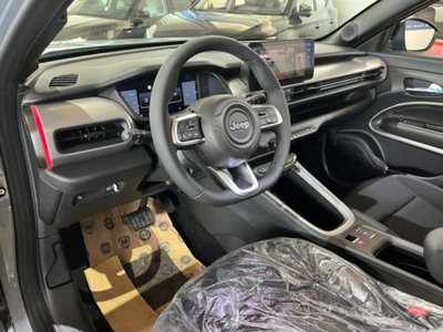 Jeep Avenger 1.2 turbo e-hybrid mhev Summit fwd 110cv edct6 (9)