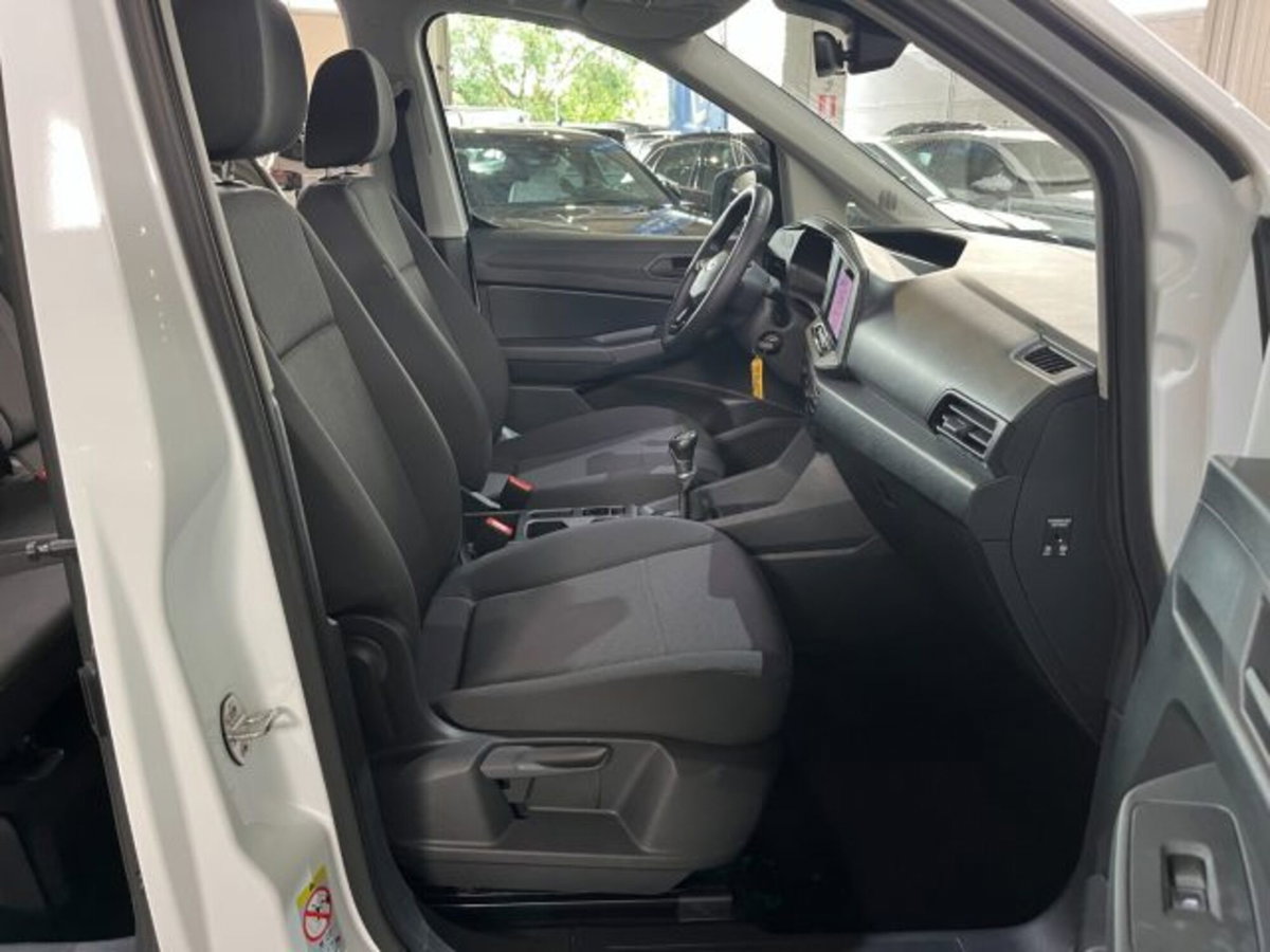 Ford Tourneo Connect 2.0 EcoBlue 102 CV Plus (18)