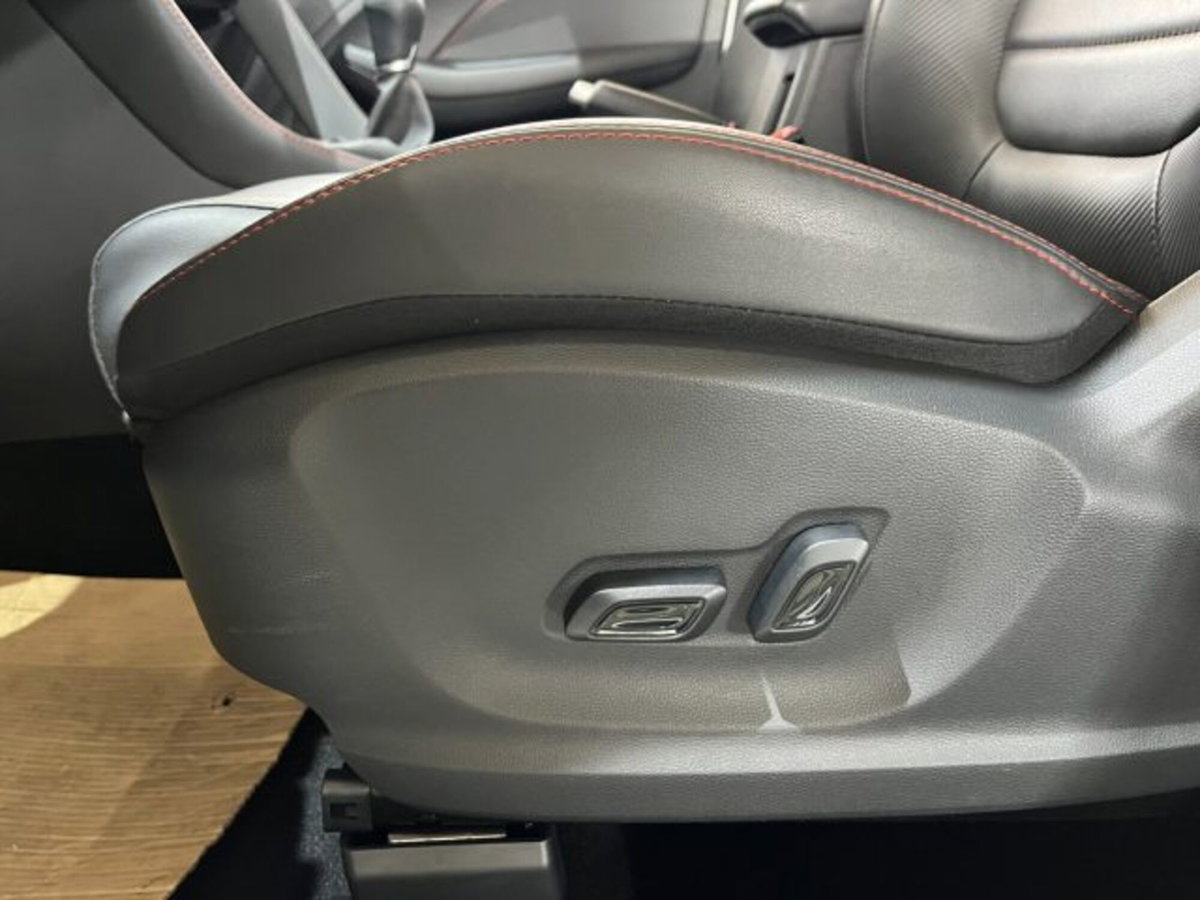 Mg ZS ZS 1.0 Luxury (12)
