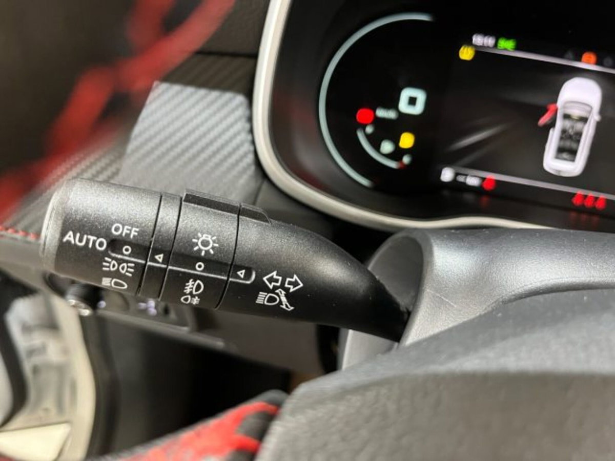 Mg ZS ZS 1.0 Luxury (13)