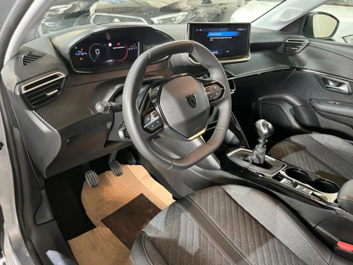 Peugeot 208 1.2 puretech Active s&s 100cv (10)