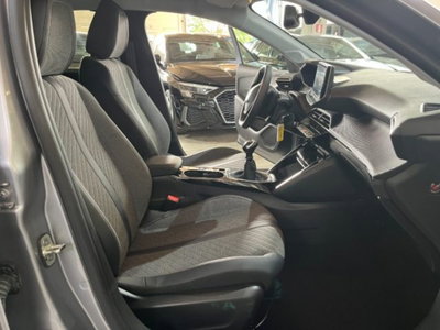 Peugeot 208 1.2 puretech Active s&s 100cv (19)