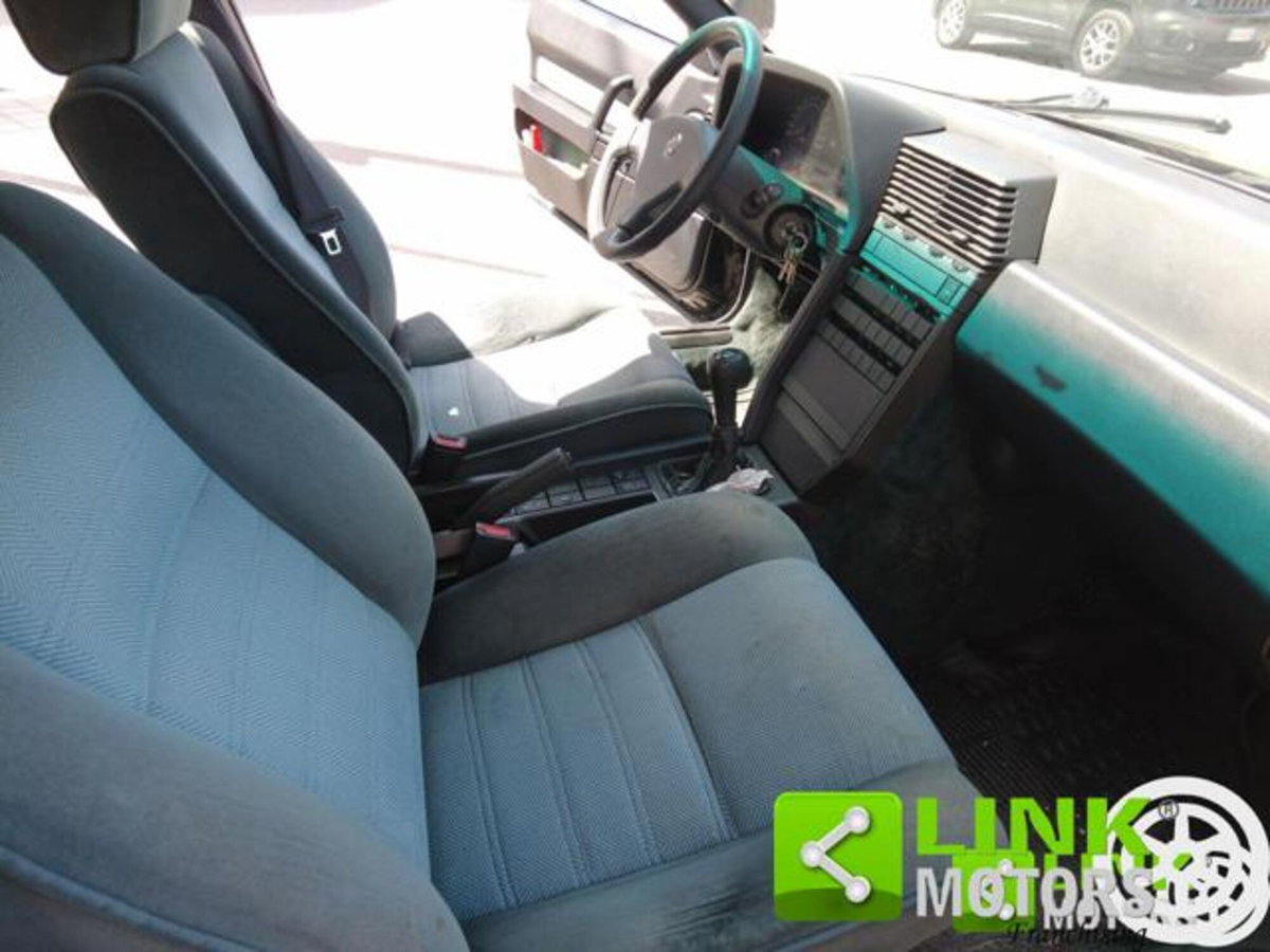 Alfa Romeo 164 2.0i turbo (16)