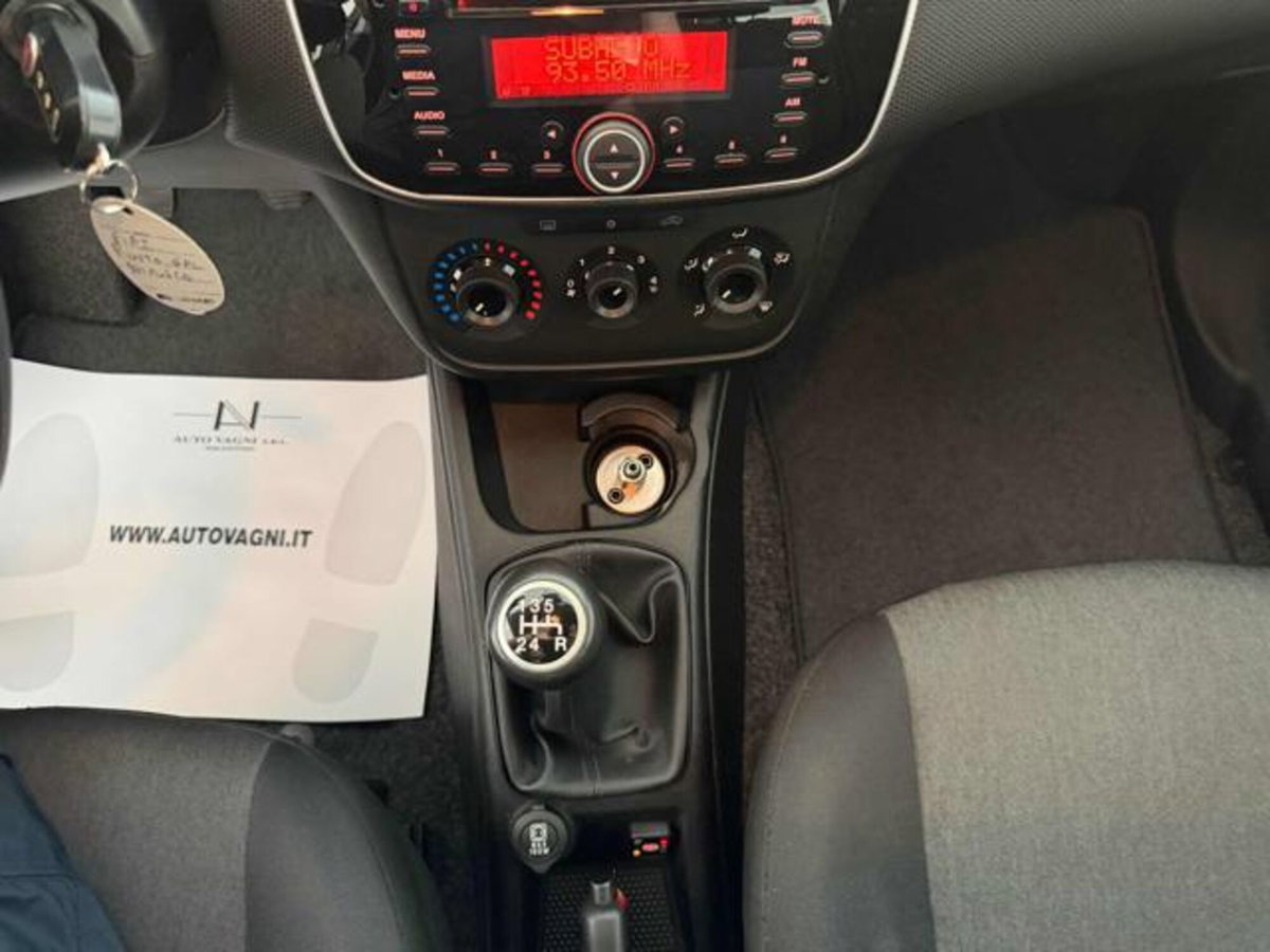 Fiat Punto 1.2 8V 5 porte Street (11)