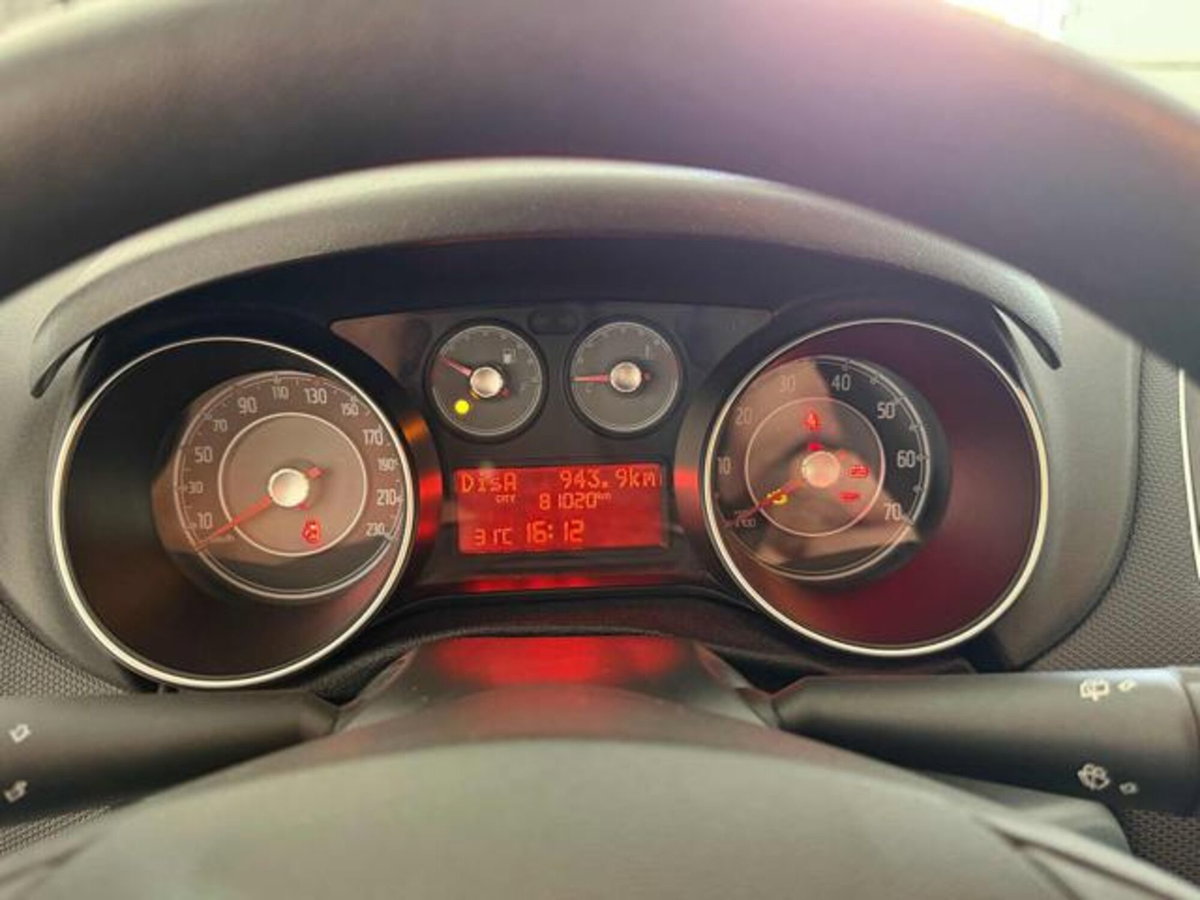 Fiat Punto 1.2 8V 5 porte Street (12)