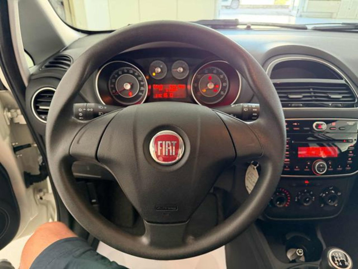 Fiat Punto 1.2 8V 5 porte Street (13)