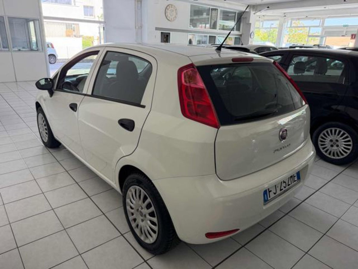 Fiat Punto 1.2 8V 5 porte Street (2)
