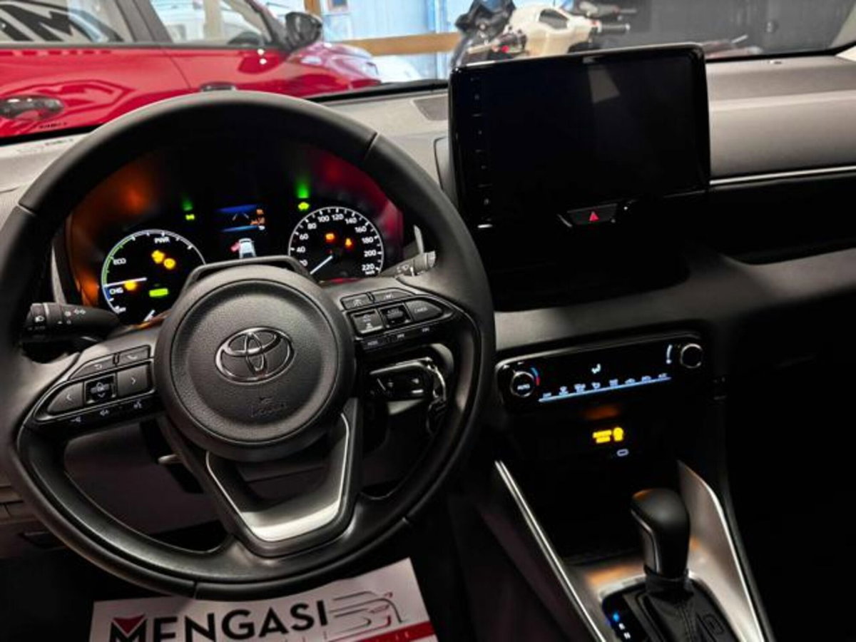 Toyota Yaris Cross 1.5 Hybrid 5p. E-CVT Premiere (4)